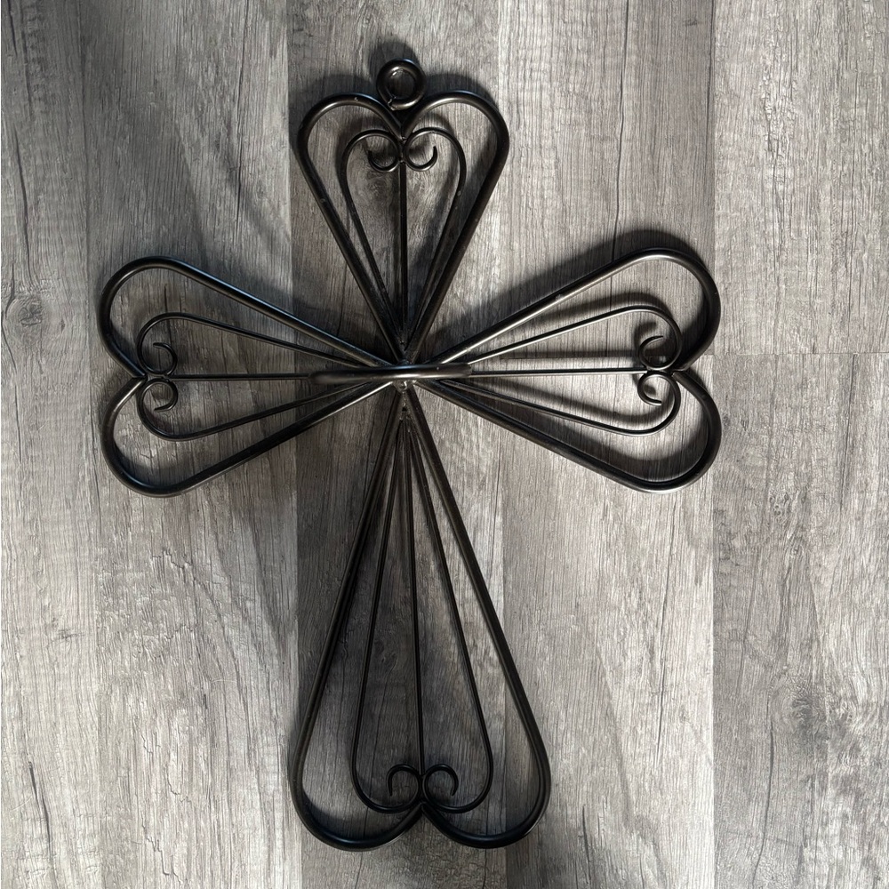 🌻5/$20🌻 Elegant Black Metal Wall Cross Decor